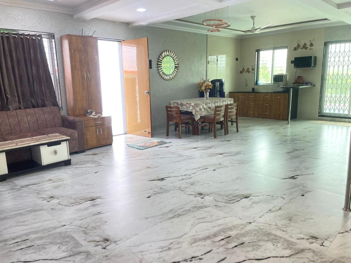 Classic Villa Palghar Екстер'єр фото
