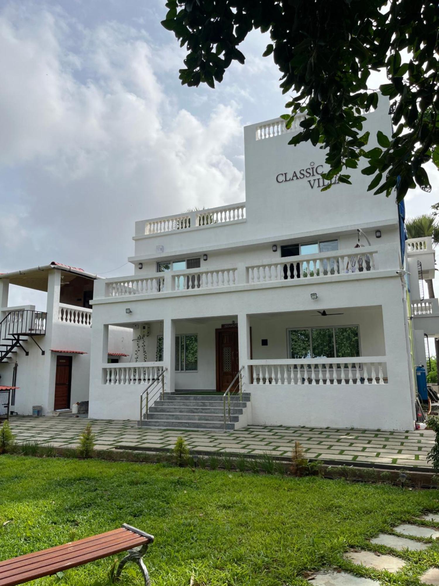 Classic Villa Palghar Екстер'єр фото